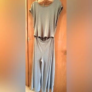 ❌Mrk’d 🔻$6-BUCKETLIST Gray Knit Jumpsuit. Sz L